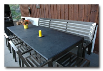 Gartentisch mit Schieferplatte